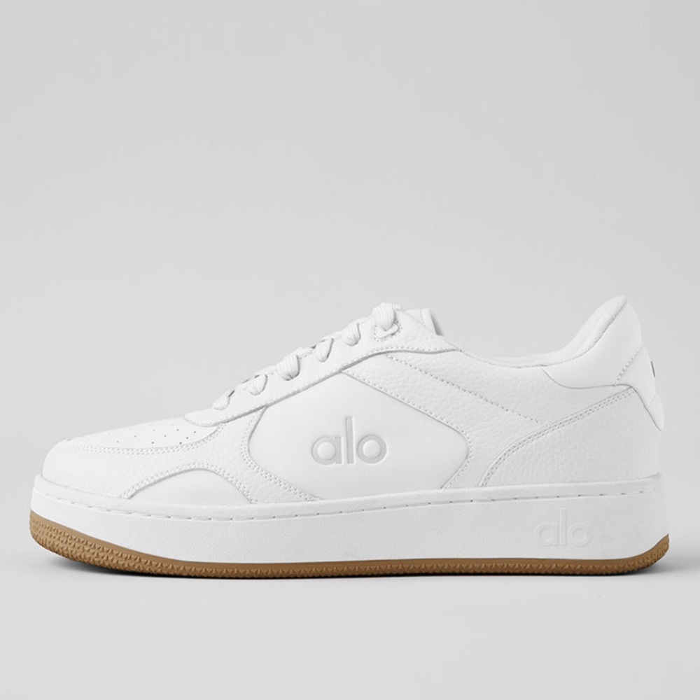 ALO 01 Classic Sneakers, Natural White/Gum, size 5.5